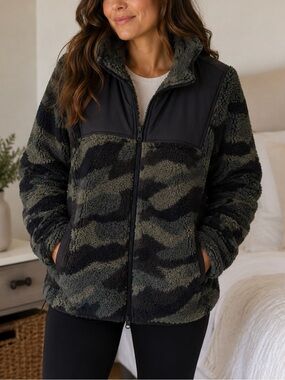 American Eagle Outfitters Olive & Black Sherpa Zip-Up Jacket